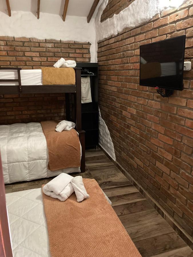 Boutique Colonial * Cartago