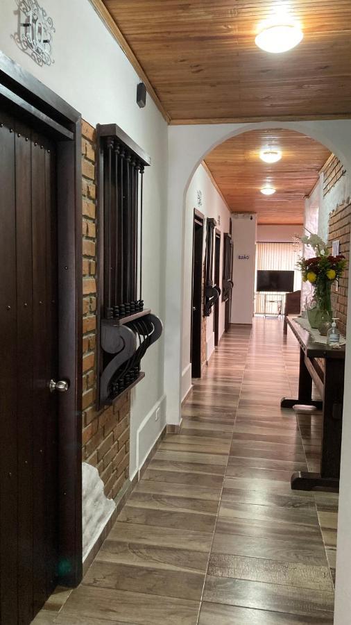 Boutique Colonial